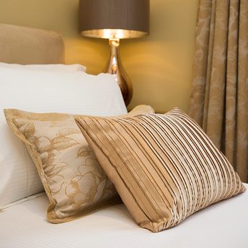 Photo of master bedroom at River Cottage