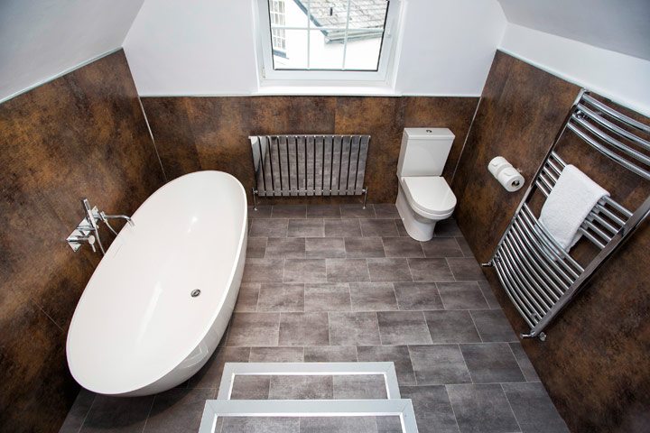 Master bathroom at River Cottage